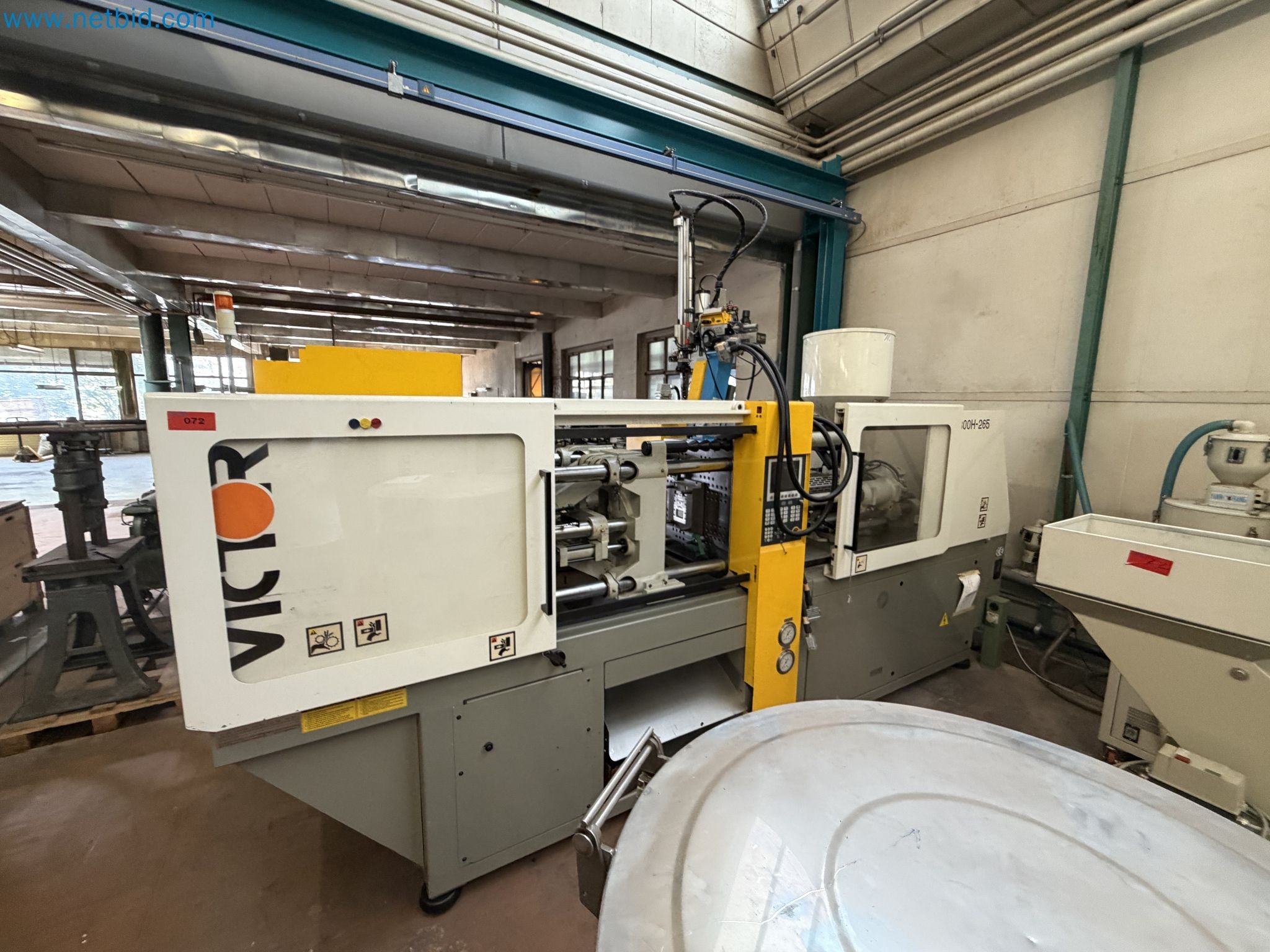 Spritzgussmaschine Victor Taichung VR-130-1200H-265